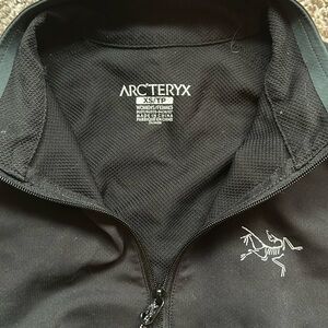 Arc’teryx light jacket